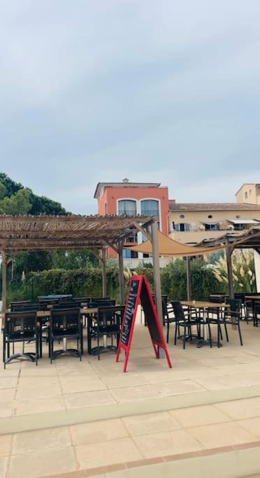 Proche St Tropez Refait A Neuf Bord De Plage Et Piscine Cogolin Zewnętrze zdjęcie