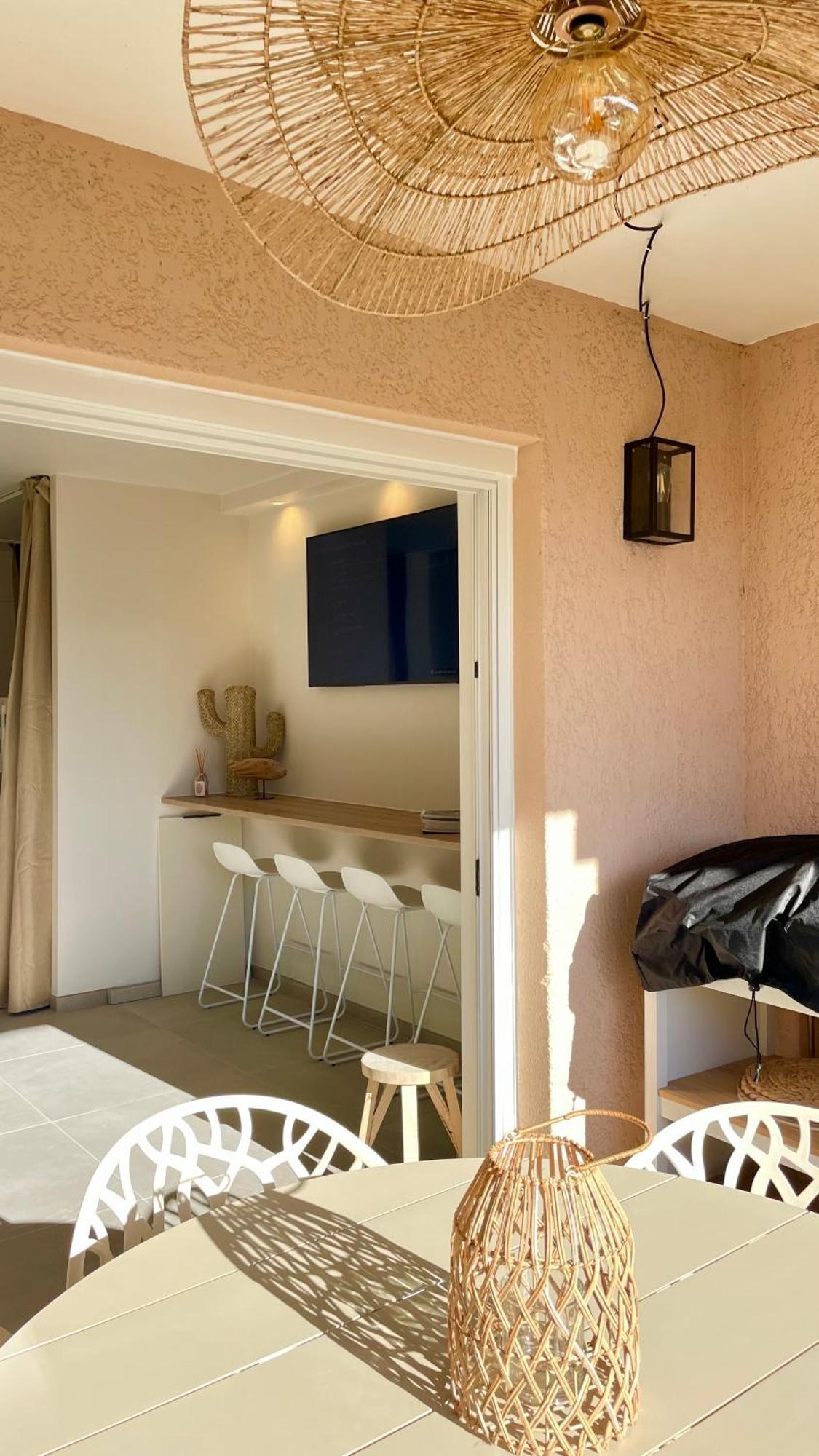 Proche St Tropez Refait A Neuf Bord De Plage Et Piscine Cogolin Zewnętrze zdjęcie